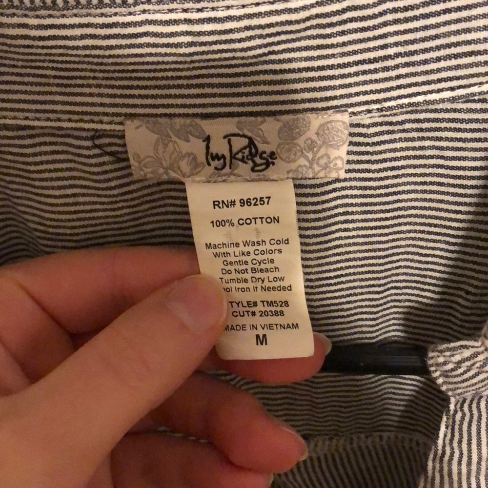 🛒Simple striped button up - Picture 5 of 5